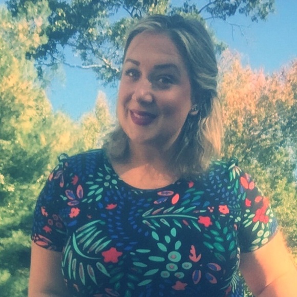 Meet your Posher, Courtney - Picture 1 of 1